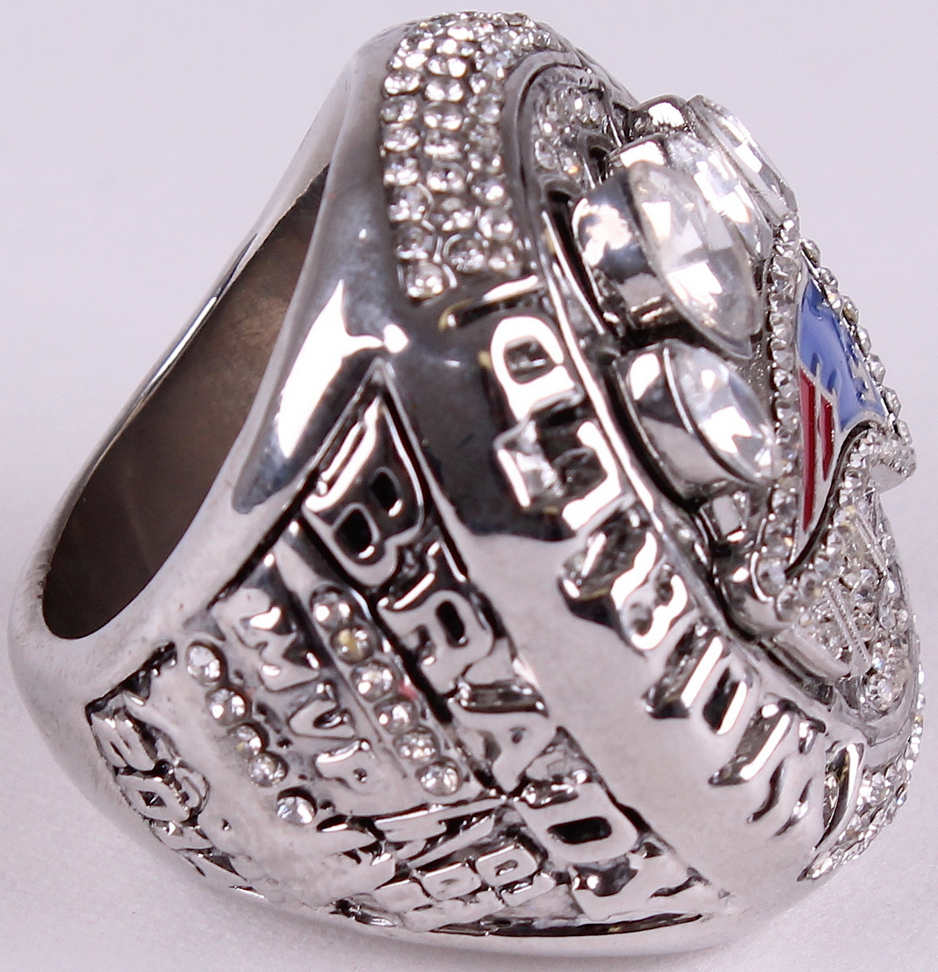 Tom Brady New England Patriots High Quality Replica 2014 Super Bowl XLIX Ring at PristineAuction.com Tom Brady New England Patriots High Quality Replica 2014 Super Bowl XLIX Ring at PristineAuction.com