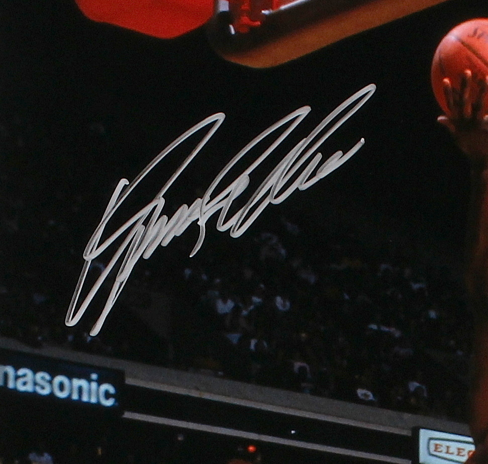Dominique Wilkins Signed Hawks 16x20 Photo vs. Michael Jordan (Schwartz COA) at PristineAuction.com Dominique Wilkins Signed Hawks 16x20 Photo vs. Michael Jordan (Schwartz COA) at PristineAuction.com