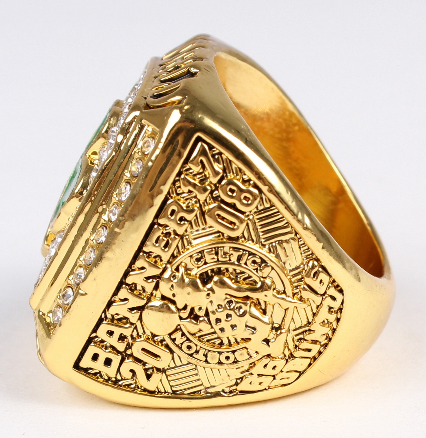 Kevin Garnett Boston Celtics High Quality Replica 2008 NBA World Champions Ring at PristineAuction.com Kevin Garnett Boston Celtics High Quality Replica 2008 NBA World Champions Ring at PristineAuction.com