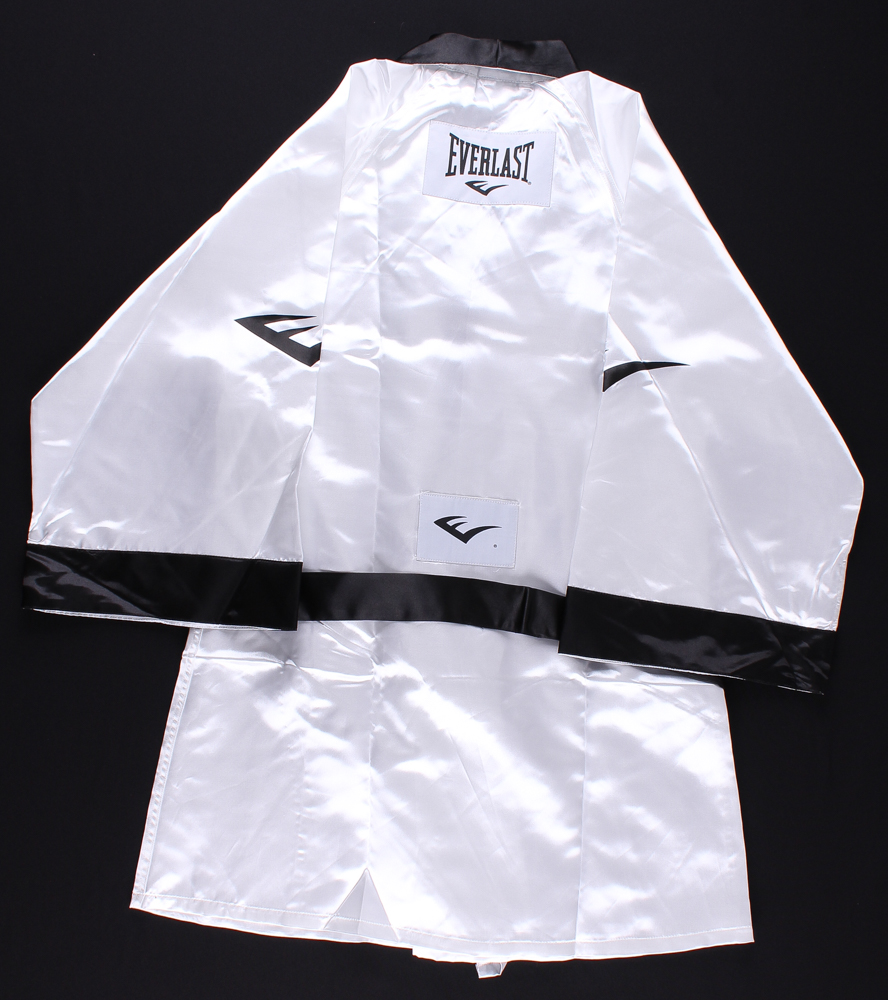 Everlast Robe Everlast Boxing Robe (Size M) | Pristine Auction