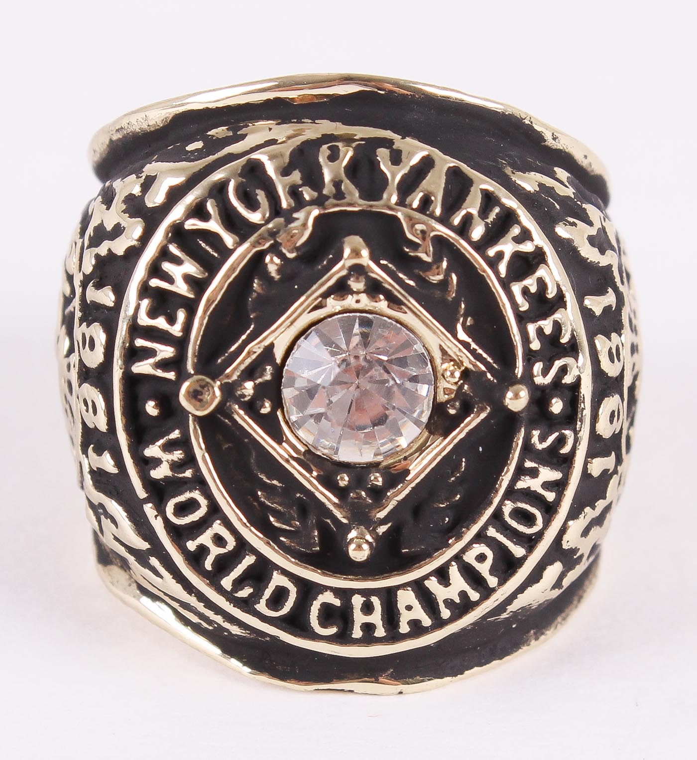 Mickey Mantle Yankees High Quality Replica 1961 World Series Championship Ring With custom engraved display case. at PristineAuction.com Mickey Mantle Yankees High Quality Replica 1961 World Series Championship Ring With custom engraved display case. at PristineAuction.com