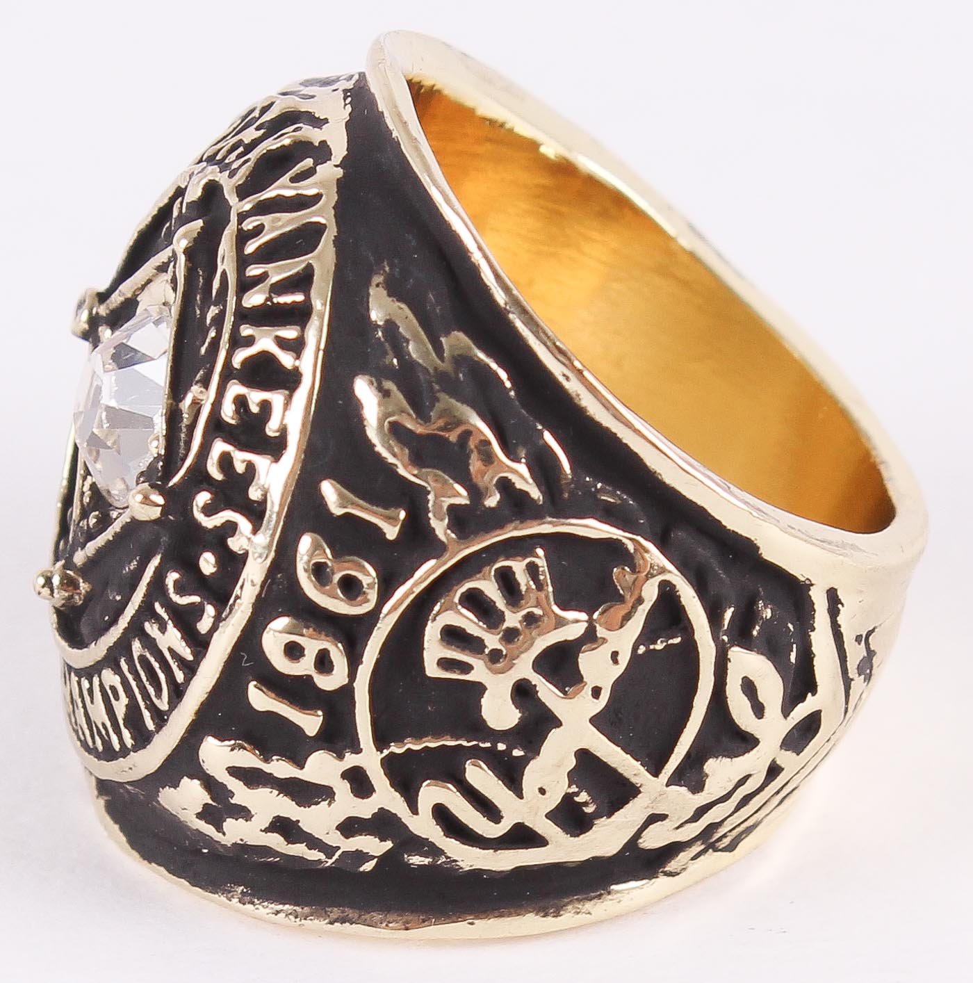 Mickey Mantle Yankees High Quality Replica 1961 World Series Championship Ring With custom engraved display case. at PristineAuction.com Mickey Mantle Yankees High Quality Replica 1961 World Series Championship Ring With custom engraved display case. at PristineAuction.com