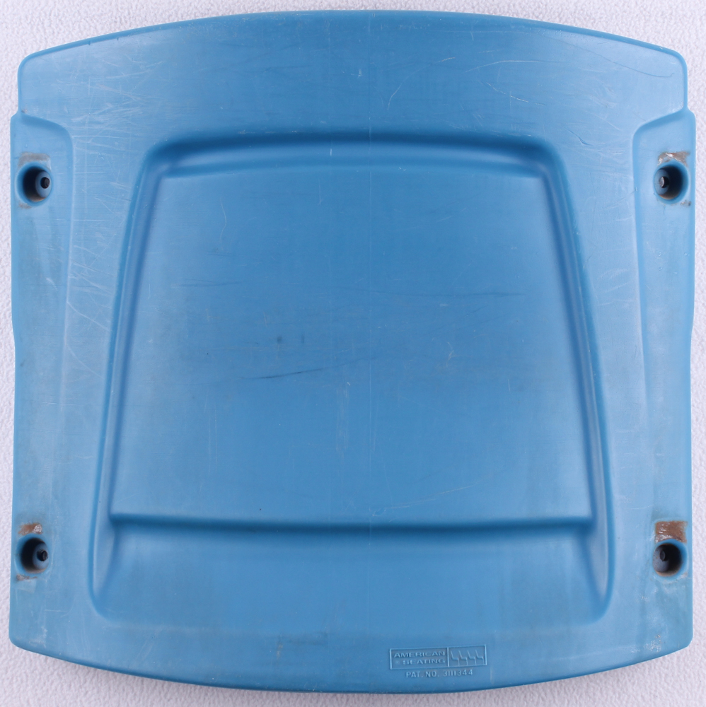 Barry Sanders Signed Silverdome Stadium Blue #20 Seatback Inscribed "The Lion King" (Schwartz) at PristineAuction.com Barry Sanders Signed Silverdome Stadium Blue #20 Seatback Inscribed "The Lion King" (Schwartz) at PristineAuction.com