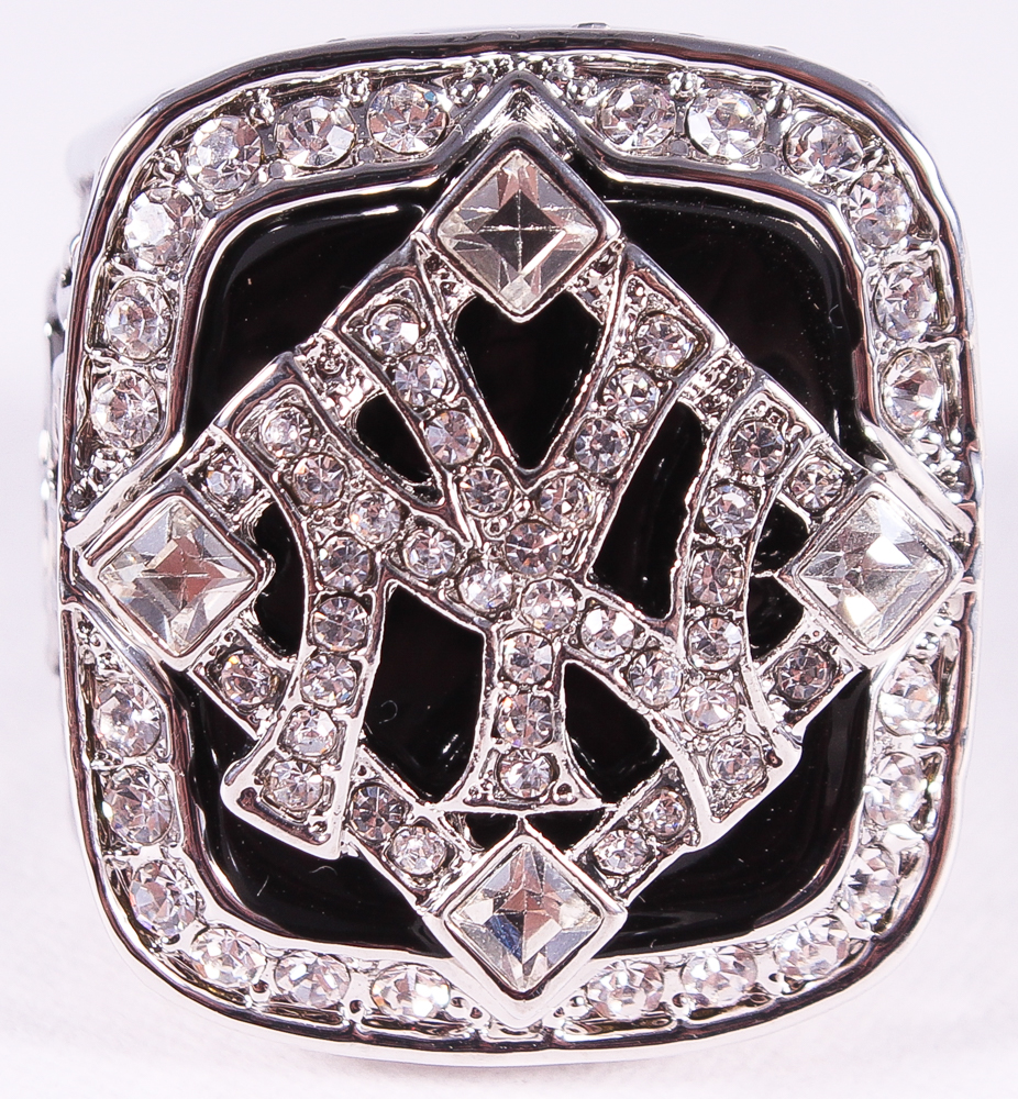 Derek Jeter Yankees High Quality Replica 2008 World Series Championship Ring at PristineAuction.com Derek Jeter Yankees High Quality Replica 2008 World Series Championship Ring at PristineAuction.com