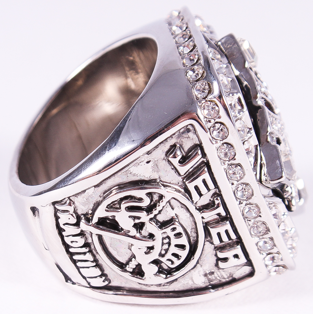 Derek Jeter Yankees High Quality Replica 2008 World Series Championship Ring at PristineAuction.com Derek Jeter Yankees High Quality Replica 2008 World Series Championship Ring at PristineAuction.com