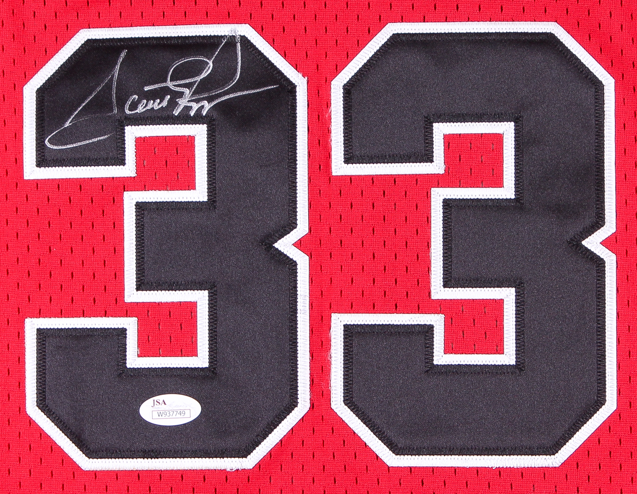 Scottie Pippen Signed Bulls Jersey (JSA COA) at PristineAuction.com Scottie Pippen Signed Bulls Jersey (JSA COA) at PristineAuction.com