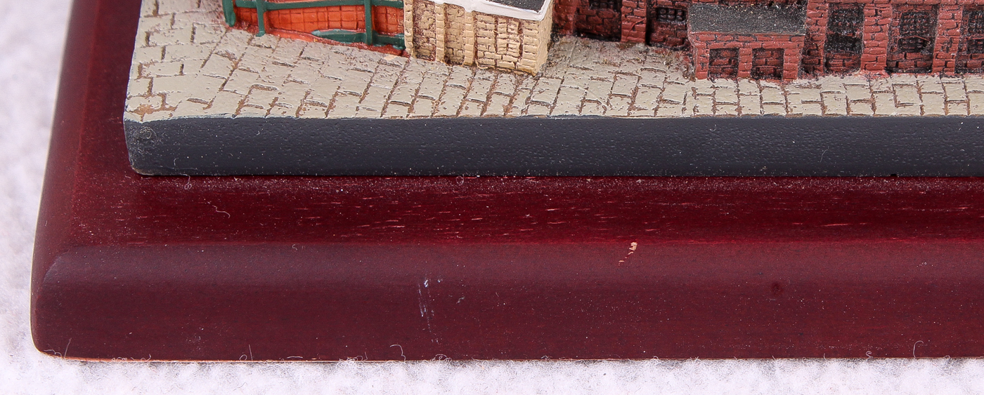 Fenway Park Stadium Figurine by The Danbury Mint at PristineAuction.com Fenway Park Stadium Figurine by The Danbury Mint at PristineAuction.com