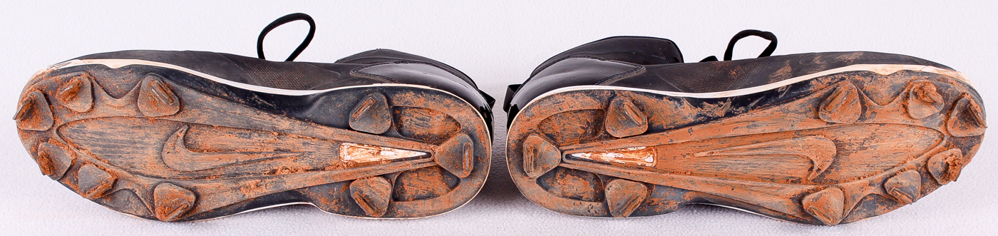 Pair of (2) Derek Jeter Yankees 2014 Game-Used Custom Jeter Nike Cleats (Steiner COA) at PristineAuction.com Pair of (2) Derek Jeter Yankees 2014 Game-Used Custom Jeter Nike Cleats (Steiner COA) at PristineAuction.com