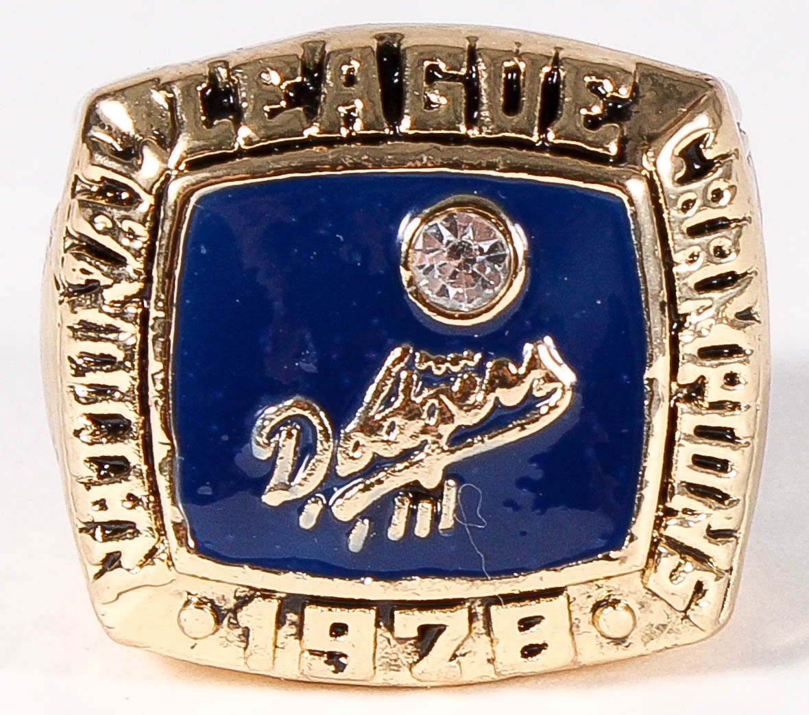 Los Angeles Dodgers High Quality Replica 1978 National League Championship Ring at PristineAuction.com Los Angeles Dodgers High Quality Replica 1978 National League Championship Ring at PristineAuction.com