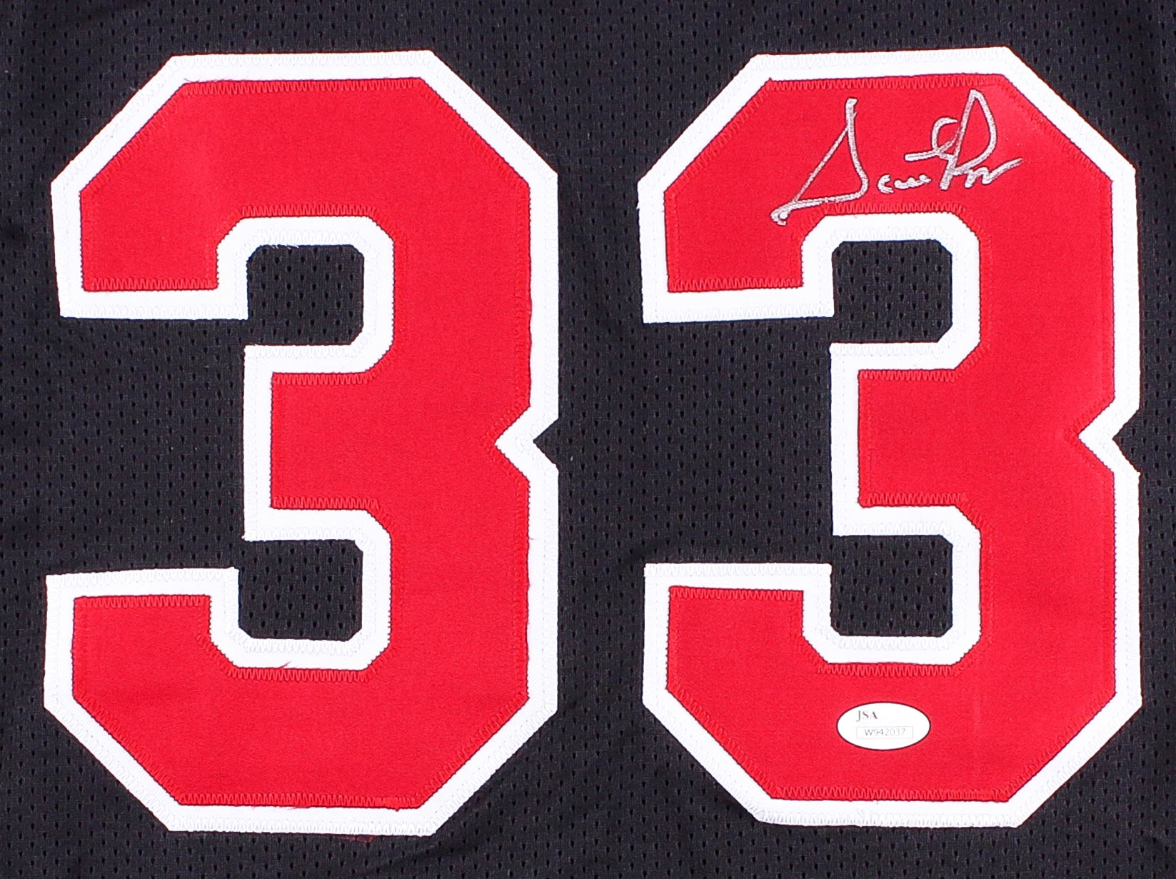 Scottie Pippen Signed Bulls Jersey (JSA COA) at PristineAuction.com Scottie Pippen Signed Bulls Jersey (JSA COA) at PristineAuction.com