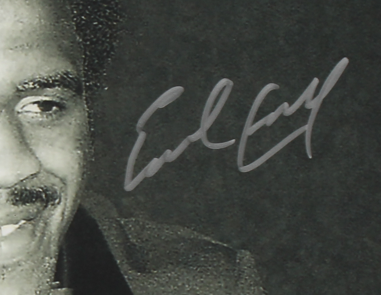 Earl Campbell Signed Heisman Trophy 16x20 Photo (Tristar) at PristineAuction.com Earl Campbell Signed Heisman Trophy 16x20 Photo (Tristar) at PristineAuction.com