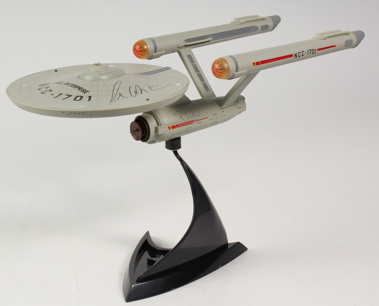 William Shatner Signed Star Trek "Starship Legends" 16" NCC-1701 Enterprise Electronic Starship (Schwartz COA) at PristineAuction.com William Shatner Signed Star Trek "Starship Legends" 16" NCC-1701 Enterprise Electronic Starship (Schwartz COA) at PristineAuction.com