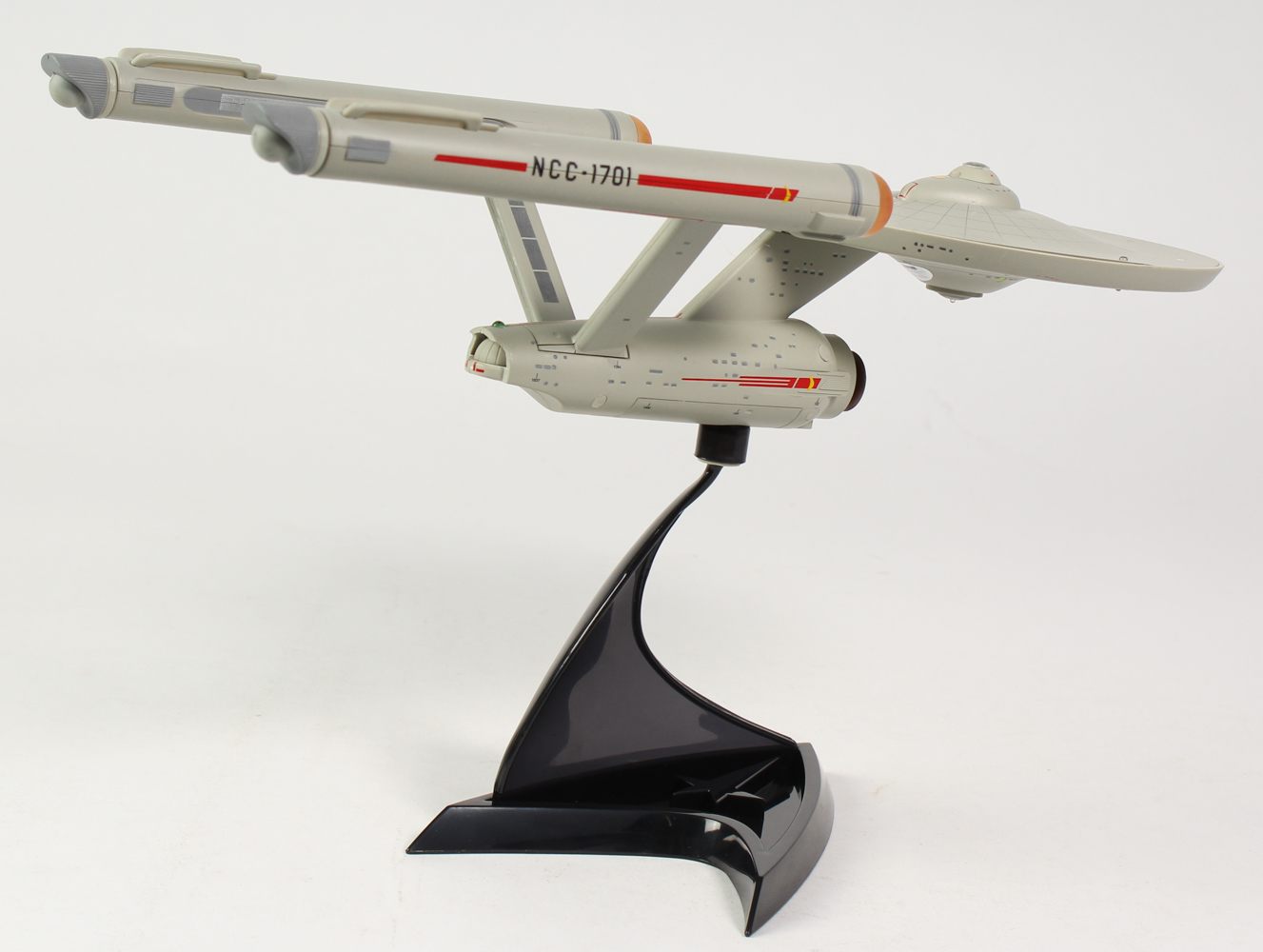 William Shatner Signed Star Trek "Starship Legends" 16" NCC-1701 Enterprise Electronic Starship (Schwartz COA) at PristineAuction.com William Shatner Signed Star Trek "Starship Legends" 16" NCC-1701 Enterprise Electronic Starship (Schwartz COA) at PristineAuction.com