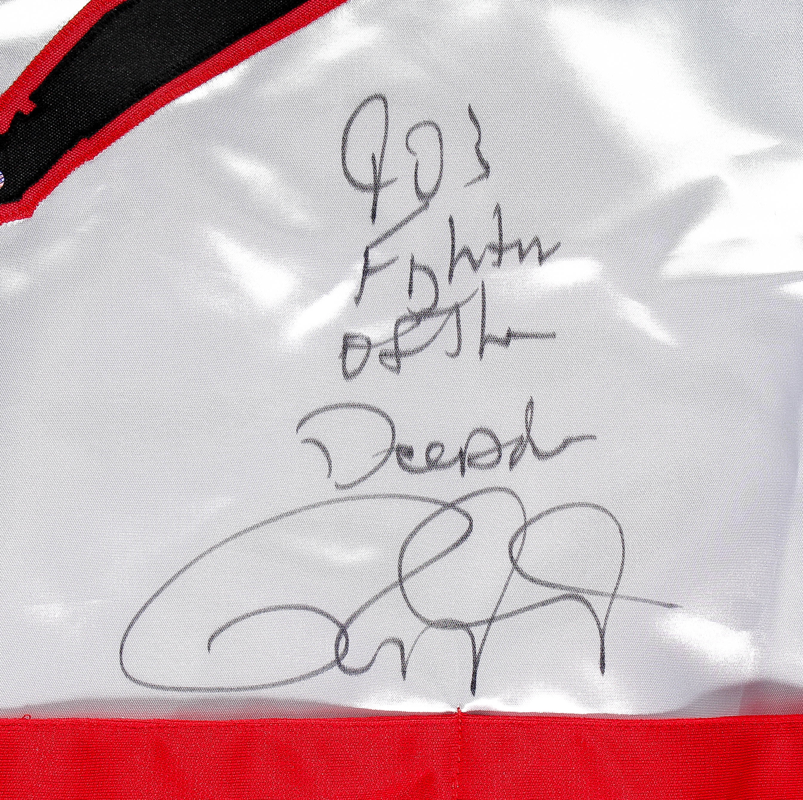 Roy Jones Jr. Signed Boxing Robe Inscribed "90's Fighter Of The Decade" (Schwartz COA) at PristineAuction.com Roy Jones Jr. Signed Boxing Robe Inscribed "90's Fighter Of The Decade" (Schwartz COA) at PristineAuction.com