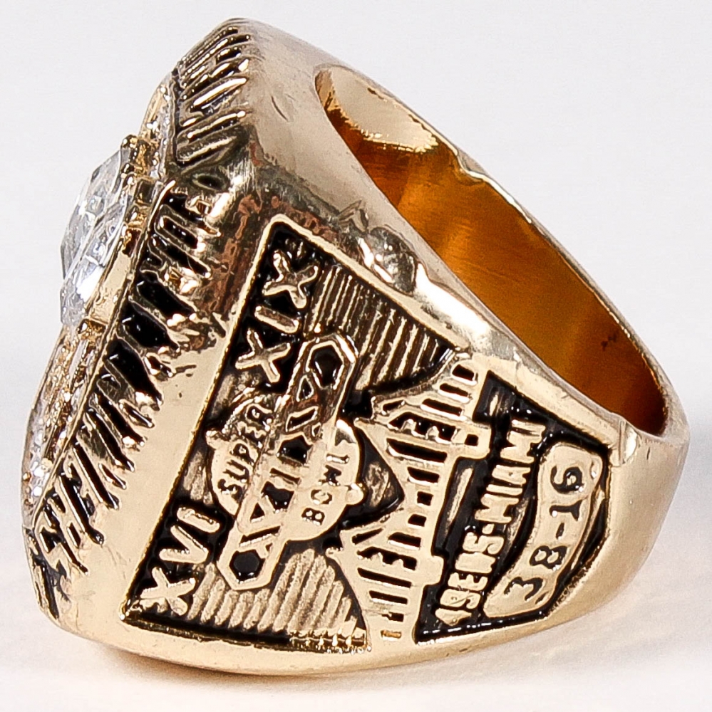 Joe Montana San Francisco 49ers High Quality Replica 1984 Super Bowl XIX Championship Ring at PristineAuction.com Joe Montana San Francisco 49ers High Quality Replica 1984 Super Bowl XIX Championship Ring at PristineAuction.com