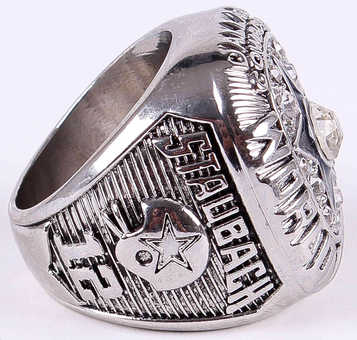 Roger Staubach Dallas Cowboys 1971 High Quality Replica Super Bowl Championship Ring at PristineAuction.com Roger Staubach Dallas Cowboys 1971 High Quality Replica Super Bowl Championship Ring at PristineAuction.com