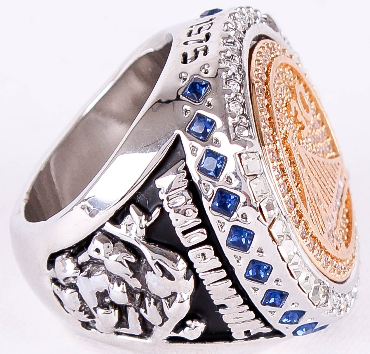 Stephen Curry Golden State Warriors High Quality Replica 2015 NBA Championship Ring at PristineAuction.com Stephen Curry Golden State Warriors High Quality Replica 2015 NBA Championship Ring at PristineAuction.com