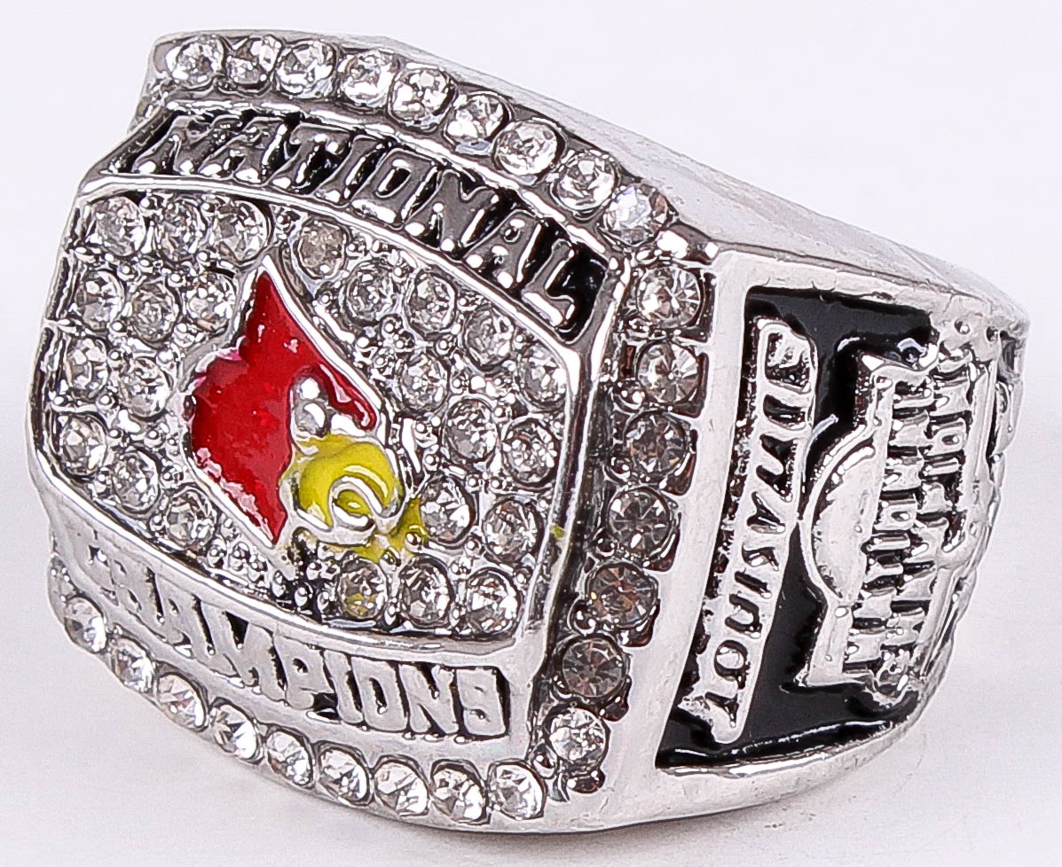 Louisville Cardinals High Quality Replica 2013 National Championship Ring at PristineAuction.com Louisville Cardinals High Quality Replica 2013 National Championship Ring at PristineAuction.com