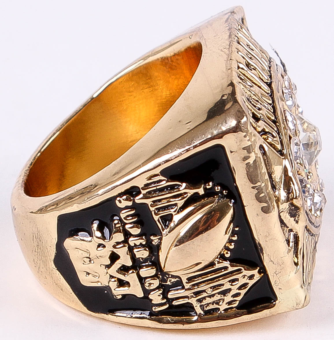 Lynn Thomas San Francisco 49ers High Quality Replica 1982 Super Bowl XVI Championship Ring at PristineAuction.com Lynn Thomas San Francisco 49ers High Quality Replica 1982 Super Bowl XVI Championship Ring at PristineAuction.com