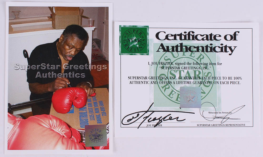 "Smokin'" Joe Frazier Signed Everlast Boxing Glove (Super Star COA) at PristineAuction.com "Smokin'" Joe Frazier Signed Everlast Boxing Glove (Super Star COA) at PristineAuction.com