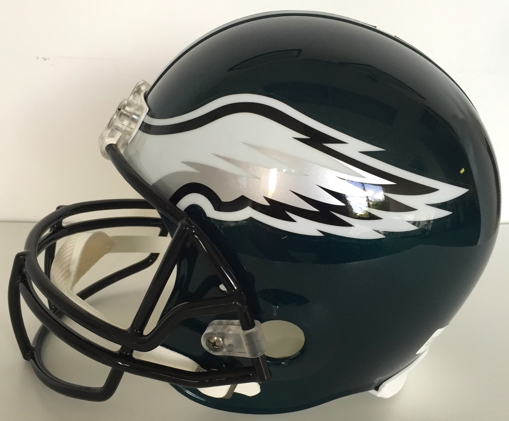 Carson Wentz Signed Eagles Full-Size Helmet (Fanatics) at PristineAuction.com Carson Wentz Signed Eagles Full-Size Helmet (Fanatics) at PristineAuction.com