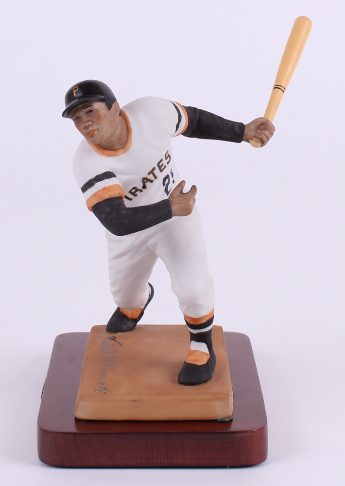 Roberto Clemente Pirates LE 1989 Sports Impressions Ceramic Figurine (Sports Impressions COA) at PristineAuction.com Roberto Clemente Pirates LE 1989 Sports Impressions Ceramic Figurine (Sports Impressions COA) at PristineAuction.com