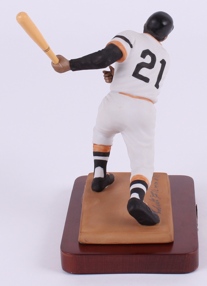 Roberto Clemente Pirates LE 1989 Sports Impressions Ceramic Figurine (Sports Impressions COA) at PristineAuction.com Roberto Clemente Pirates LE 1989 Sports Impressions Ceramic Figurine (Sports Impressions COA) at PristineAuction.com