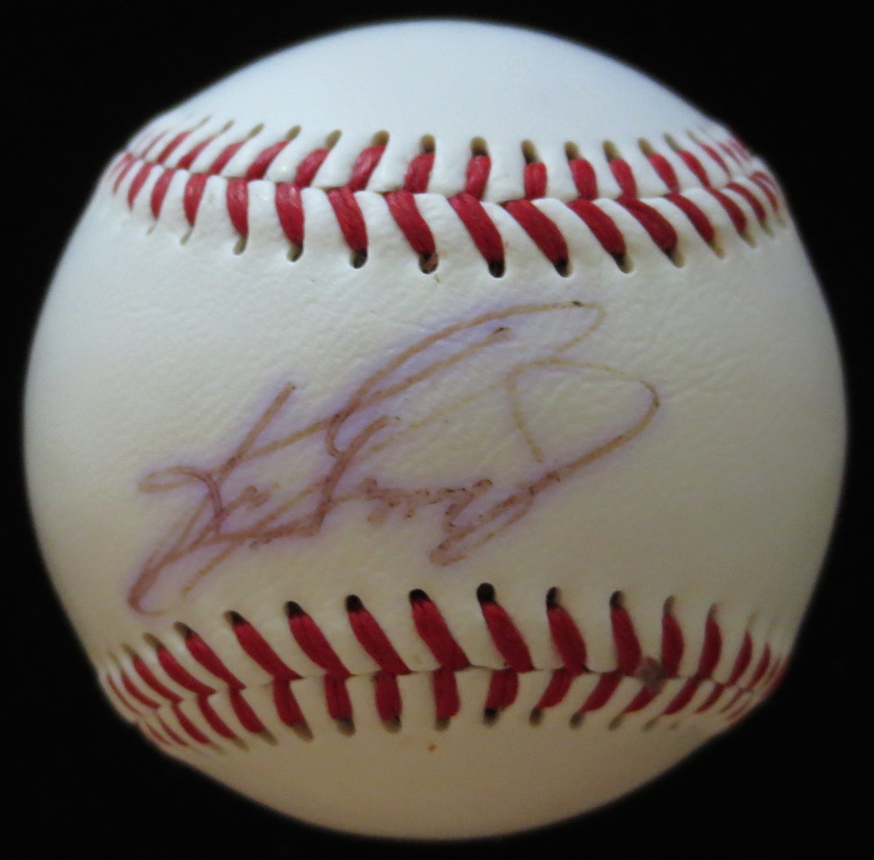 Ken Griffey Jr. Signed Baseball (JSA COA) at PristineAuction.com Ken Griffey Jr. Signed Baseball (JSA COA) at PristineAuction.com