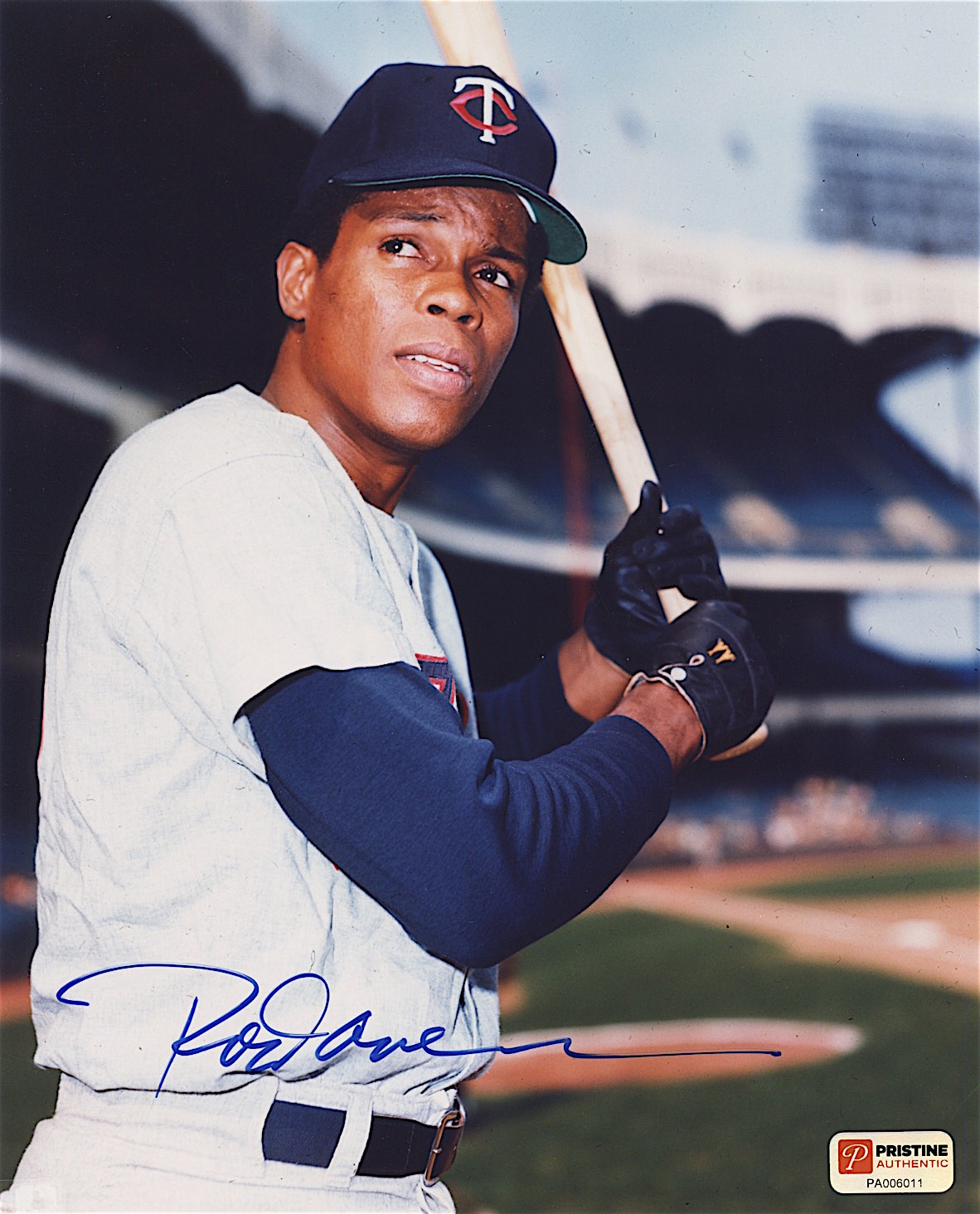 Rod Carew Signed Twins 8x10 Photo (PA COA) at PristineAuction.com Rod Carew Signed Twins 8x10 Photo (PA COA) at PristineAuction.com