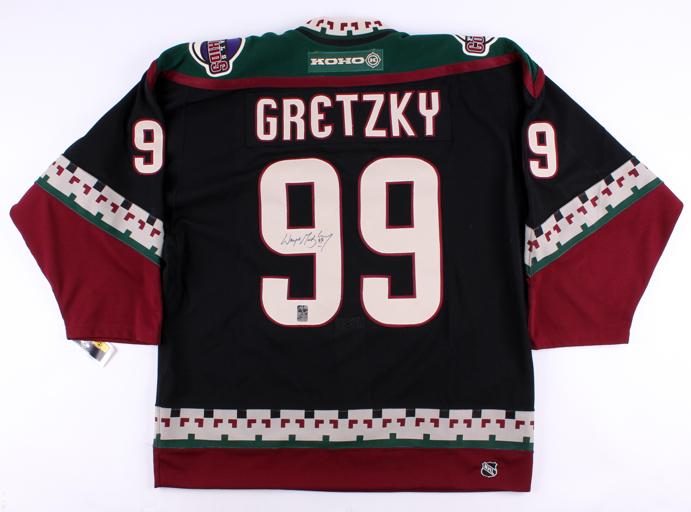 Wayne Gretzky Signed Coyotes Jersey (WG Authentic COA) at PristineAuction.com Wayne Gretzky Signed Coyotes Jersey (WG Authentic COA) at PristineAuction.com