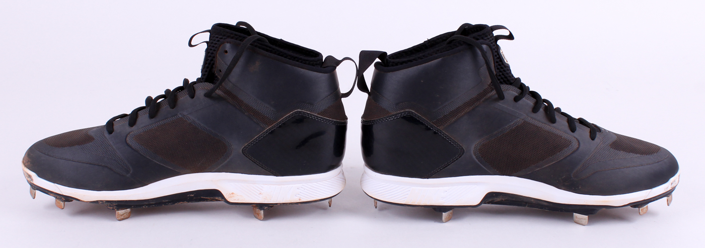Pair of (2) Derek Jeter Yankees 2014 Game-Used Custom Jeter Nike Cleats (Steiner COA) at PristineAuction.com Pair of (2) Derek Jeter Yankees 2014 Game-Used Custom Jeter Nike Cleats (Steiner COA) at PristineAuction.com