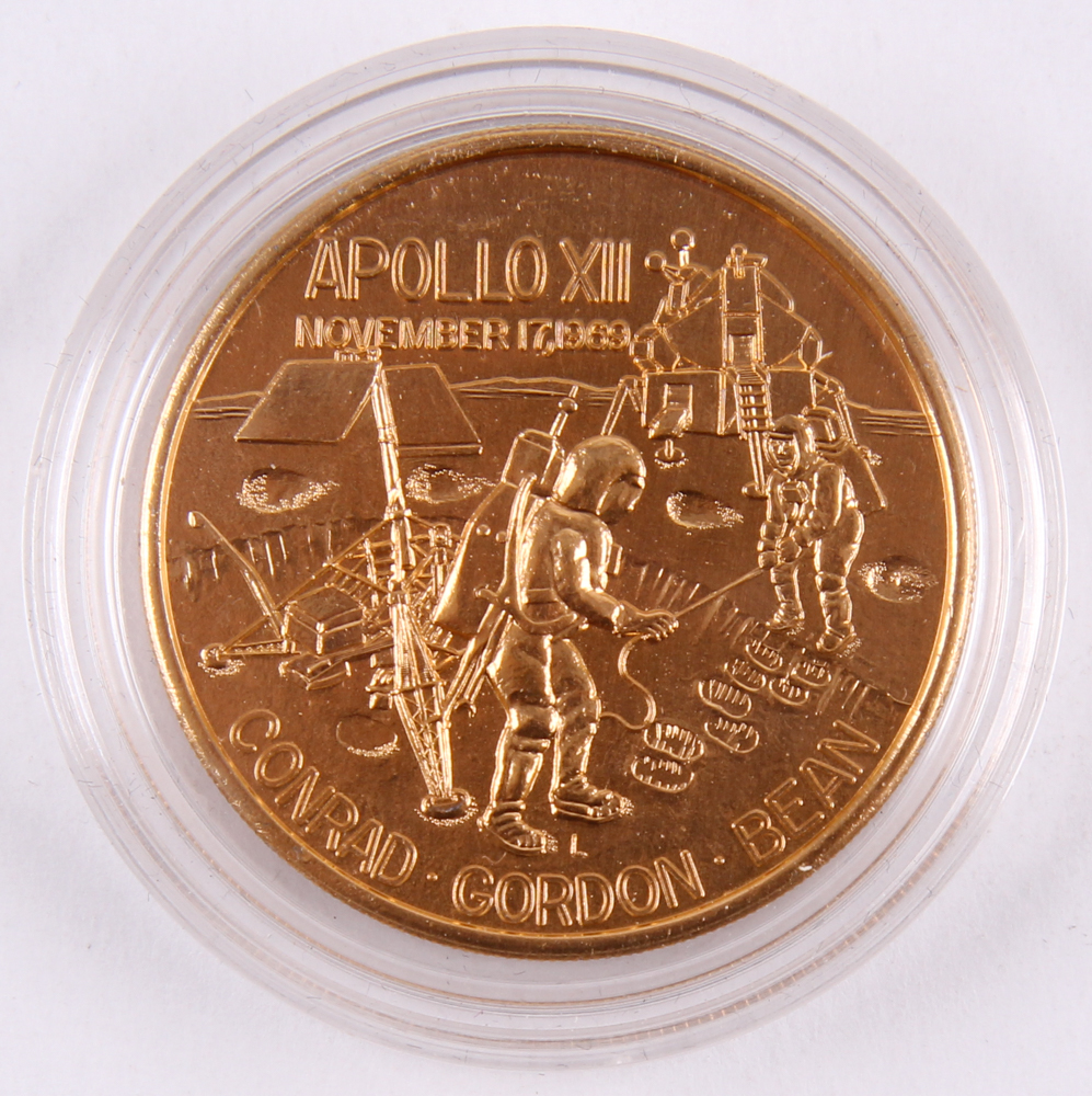 November 17, 1969 Yankee Clipper / Apollo 12 Lunar Landing Gold Commemorative Coin with Original Case at PristineAuction.com November 17, 1969 Yankee Clipper / Apollo 12 Lunar Landing Gold Commemorative Coin with Original Case at PristineAuction.com