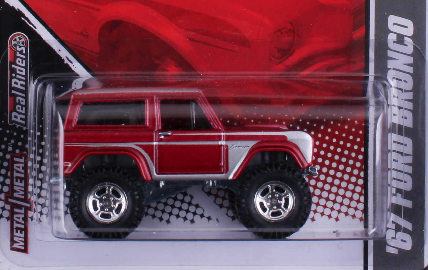 Hot Wheels Garage Ford VS GM Set at PristineAuction.com Hot Wheels Garage Ford VS GM Set at PristineAuction.com