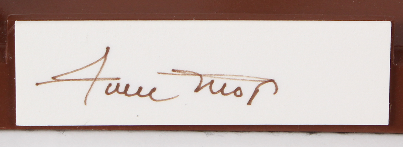 Willie Mays Signed Giants "The Catch" LE Cold Cast Porcelain Figurine (Salvino COA) at PristineAuction.com Willie Mays Signed Giants "The Catch" LE Cold Cast Porcelain Figurine (Salvino COA) at PristineAuction.com