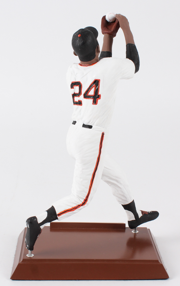 Willie Mays Signed Giants "The Catch" LE Cold Cast Porcelain Figurine (Salvino COA) at PristineAuction.com Willie Mays Signed Giants "The Catch" LE Cold Cast Porcelain Figurine (Salvino COA) at PristineAuction.com