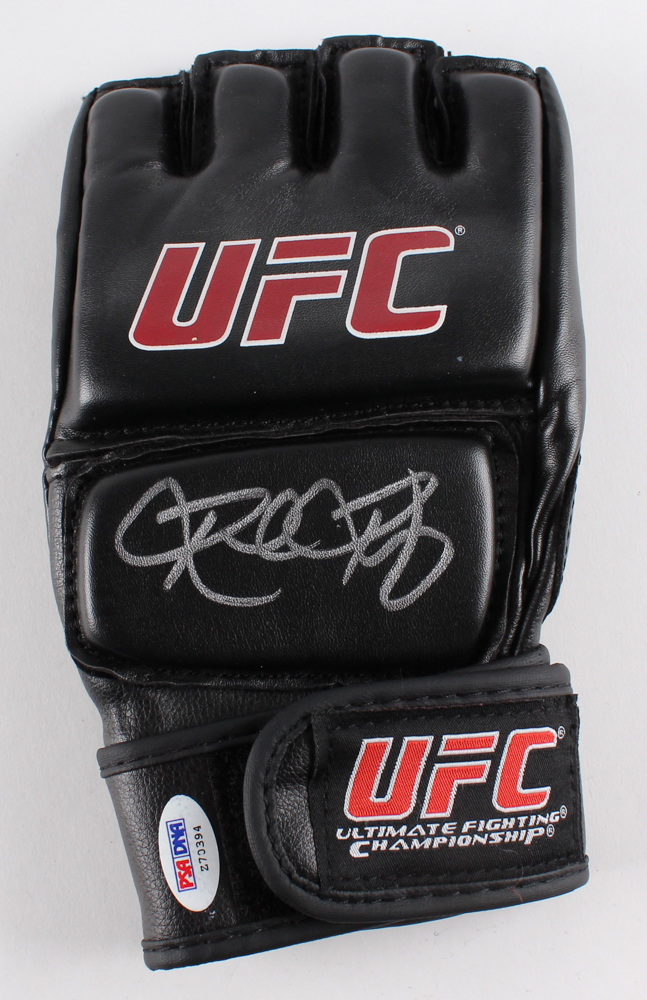 Ronda Rousey Signed UFC Glove (PSA COA) at PristineAuction.com Ronda Rousey Signed UFC Glove (PSA COA) at PristineAuction.com