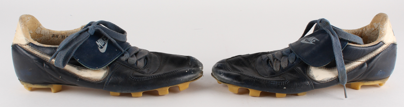 Pair of (2) Steve Sax Game-Used Nike Baseball Cleats with Wrist Band at PristineAuction.com Pair of (2) Steve Sax Game-Used Nike Baseball Cleats with Wrist Band at PristineAuction.com