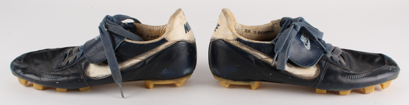 Pair of (2) Steve Sax Game-Used Nike Baseball Cleats with Wrist Band at PristineAuction.com Pair of (2) Steve Sax Game-Used Nike Baseball Cleats with Wrist Band at PristineAuction.com