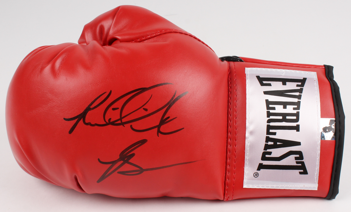Riddick Bowe Signed Everlast Boxing Glove (Bowe Hologram) at PristineAuction.com Riddick Bowe Signed Everlast Boxing Glove (Bowe Hologram) at PristineAuction.com