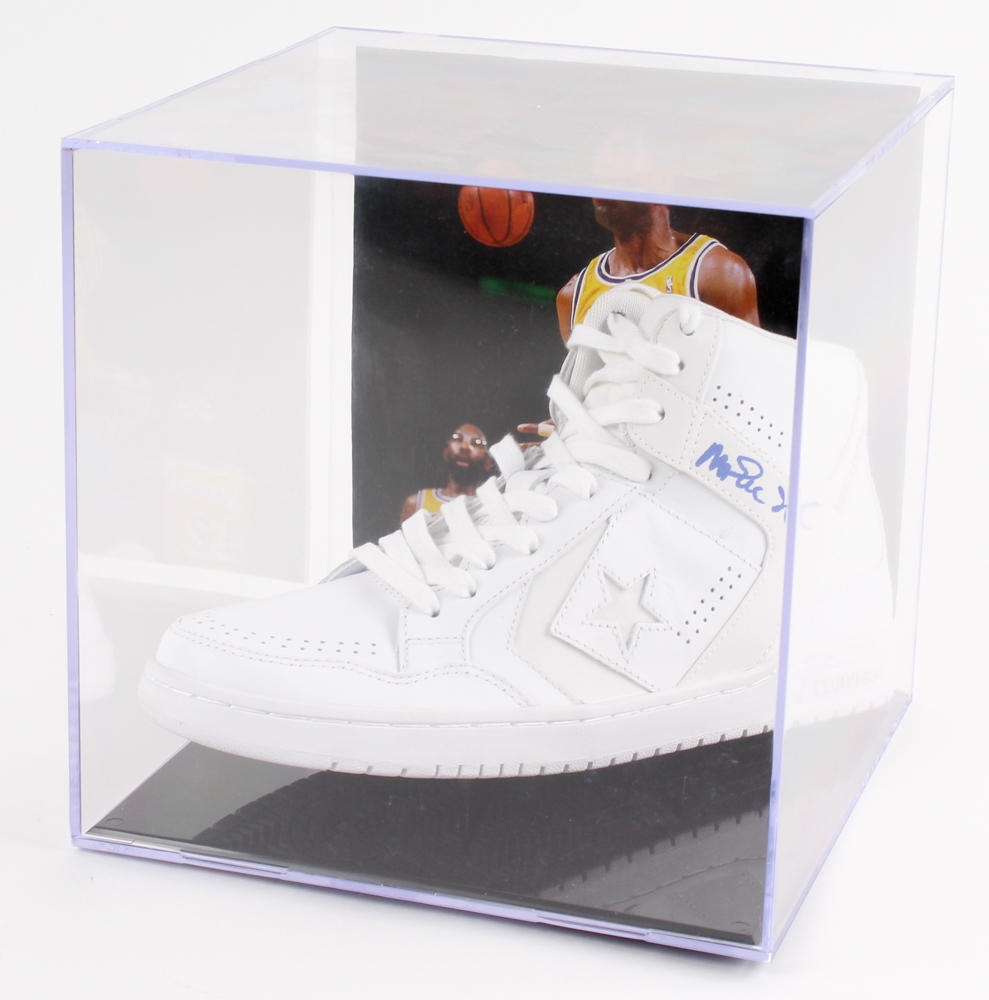 basketball shoe display sports memorabilia auction pristine auction basketball shoe display sports memorabilia auction pristine auction