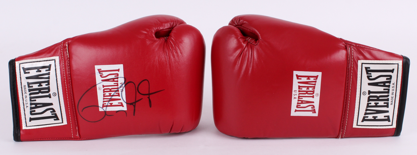 Roy Jones Jr. Signed Pair of Everlast Boxing Gloves (JSA COA) at PristineAuction.com Roy Jones Jr. Signed Pair of Everlast Boxing Gloves (JSA COA) at PristineAuction.com