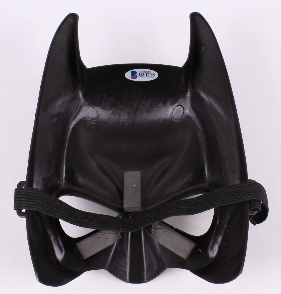 Anne Hathaway Signed Batman "The Dark Knight Rises" Mask (Beckett COA) at PristineAuction.com Anne Hathaway Signed Batman "The Dark Knight Rises" Mask (Beckett COA) at PristineAuction.com