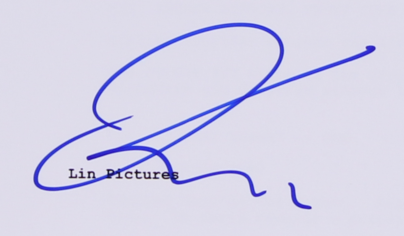 Joel Kinnaman Signed "Suicide Squad" Full Movie Script (Beckett COA) at PristineAuction.com Joel Kinnaman Signed "Suicide Squad" Full Movie Script (Beckett COA) at PristineAuction.com