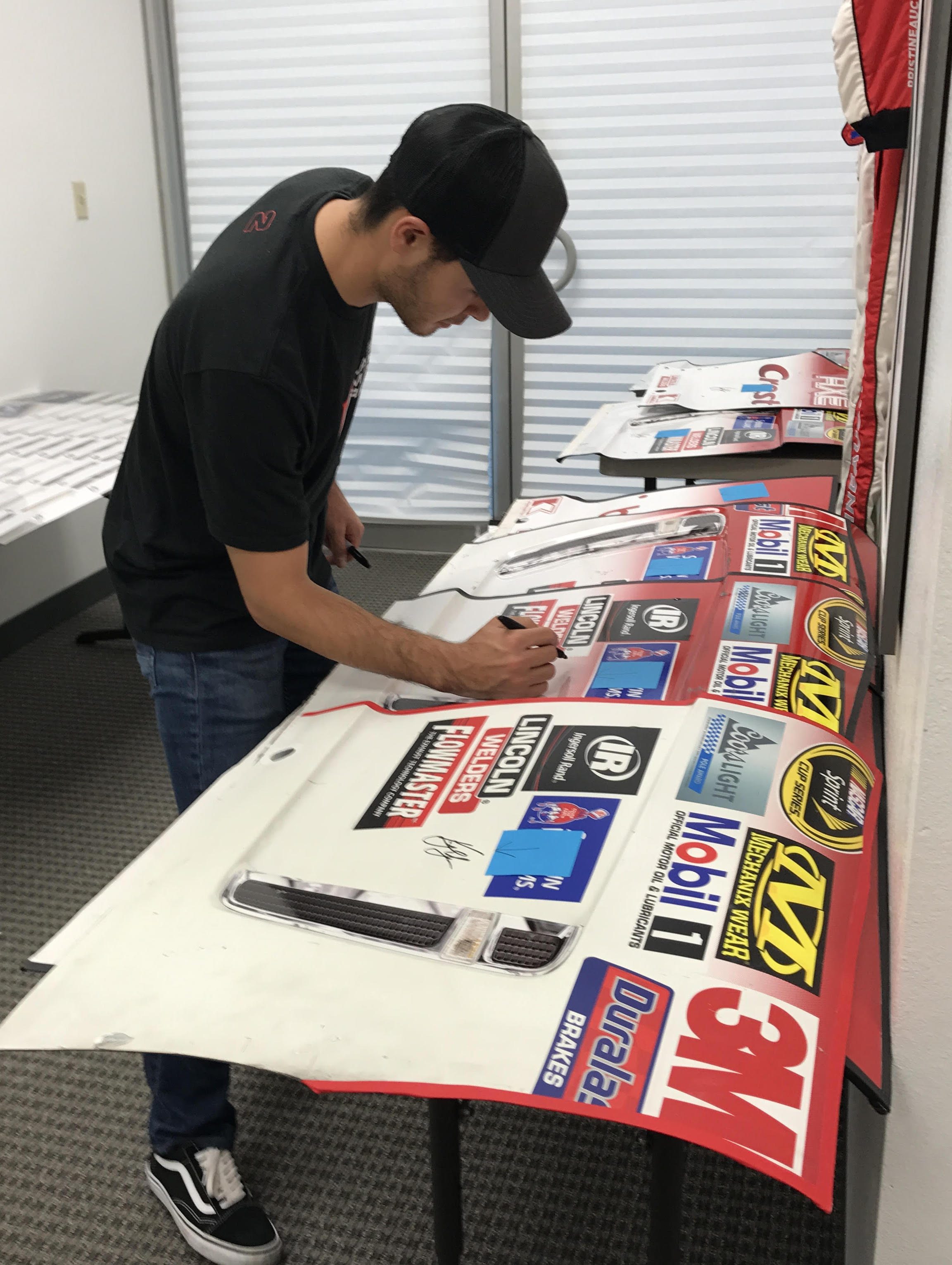 Kyle Larson Signed NASCAR 29" x 27" Race-Used Sheetmetal Cup Series Car Panel (PA COA) at PristineAuction.com Kyle Larson Signed NASCAR 29" x 27" Race-Used Sheetmetal Cup Series Car Panel (PA COA) at PristineAuction.com