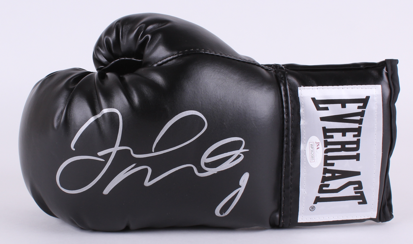 Floyd Mayweather Jr. Signed Everlast Boxing Glove (JSA COA) at PristineAuction.com Floyd Mayweather Jr. Signed Everlast Boxing Glove (JSA COA) at PristineAuction.com