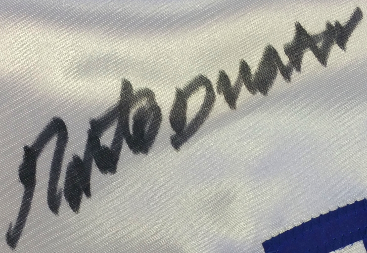 Roberto Duran Signed Boxing Trunks (JSA COA) at PristineAuction.com Roberto Duran Signed Boxing Trunks (JSA COA) at PristineAuction.com