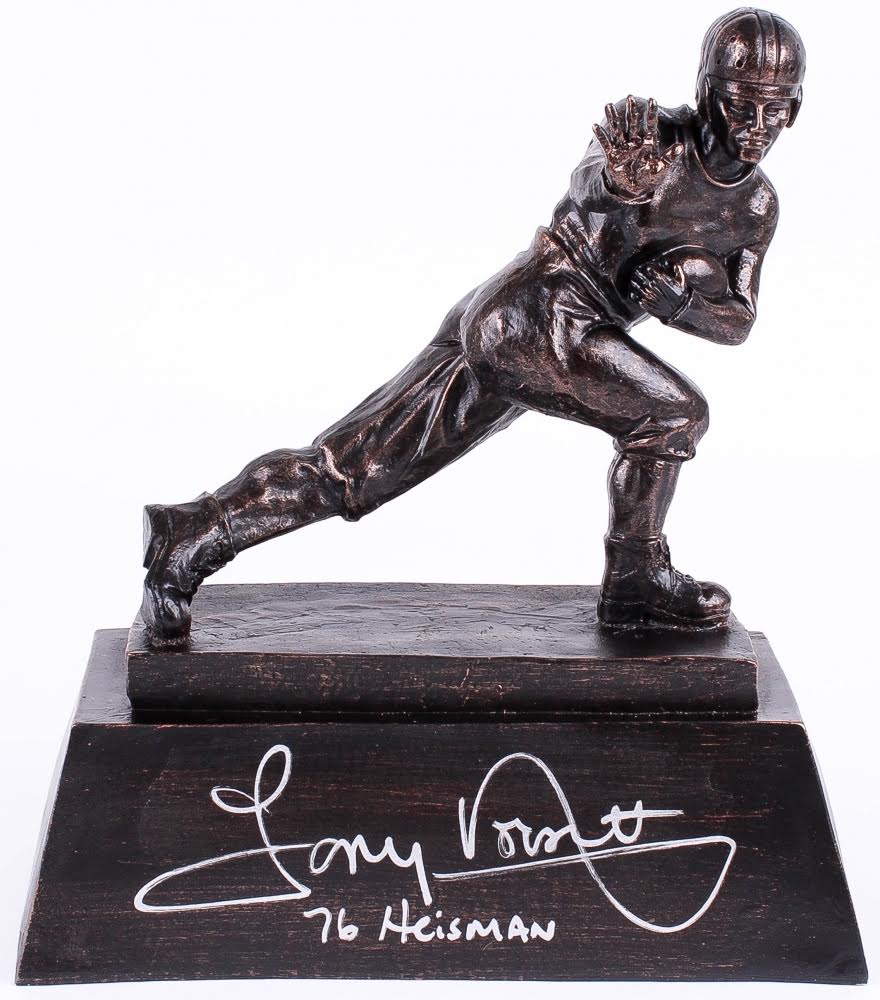 Tony Dorsett Signed 14" Replica Heisman Trophy Inscribed "76 Heisman" (PSA COA) at PristineAuction.com Tony Dorsett Signed 14" Replica Heisman Trophy Inscribed "76 Heisman" (PSA COA) at PristineAuction.com