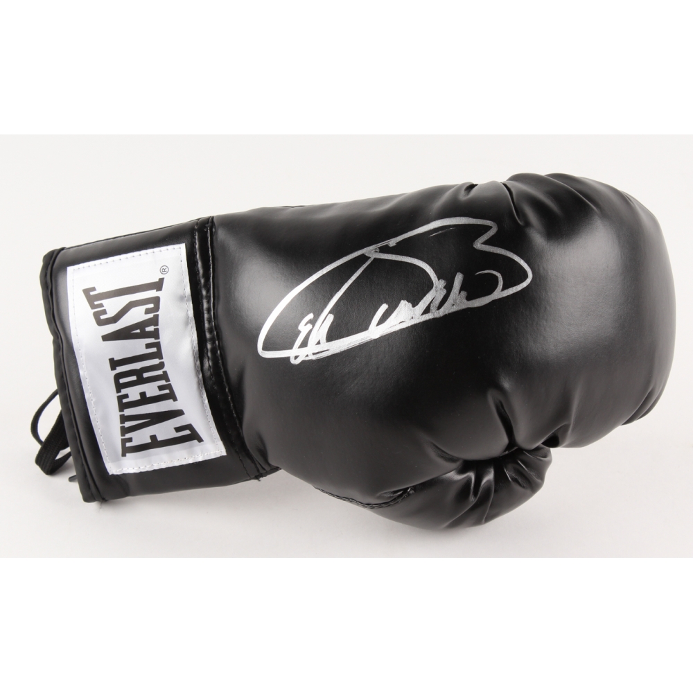 Canelo Alvarez Signed Everlast Boxing Glove (JSA COA) Pristine Auction