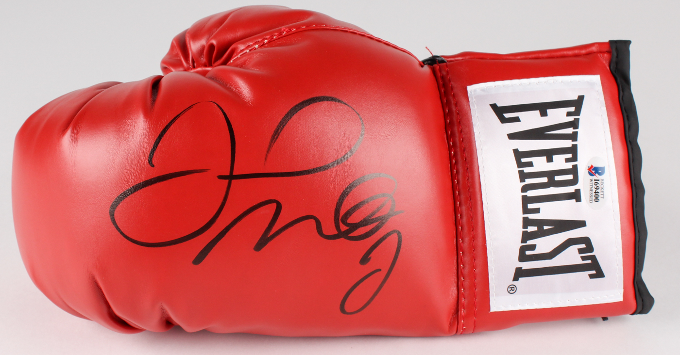 Floyd Mayweather Jr. Signed Everlast Boxing Glove (Beckett COA) at PristineAuction.com Floyd Mayweather Jr. Signed Everlast Boxing Glove (Beckett COA) at PristineAuction.com