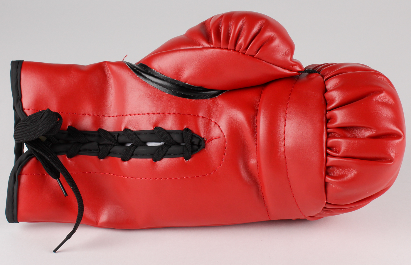 Floyd Mayweather Jr. Signed Everlast Boxing Glove (Beckett COA) at PristineAuction.com Floyd Mayweather Jr. Signed Everlast Boxing Glove (Beckett COA) at PristineAuction.com